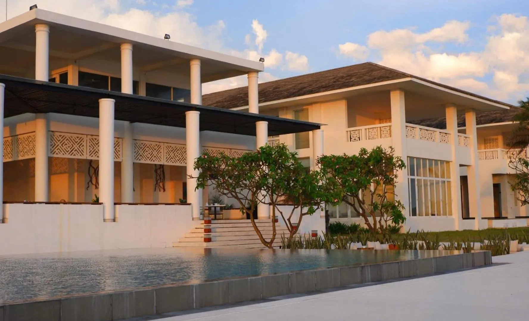 Hotel Azerai Ke Ga Bay